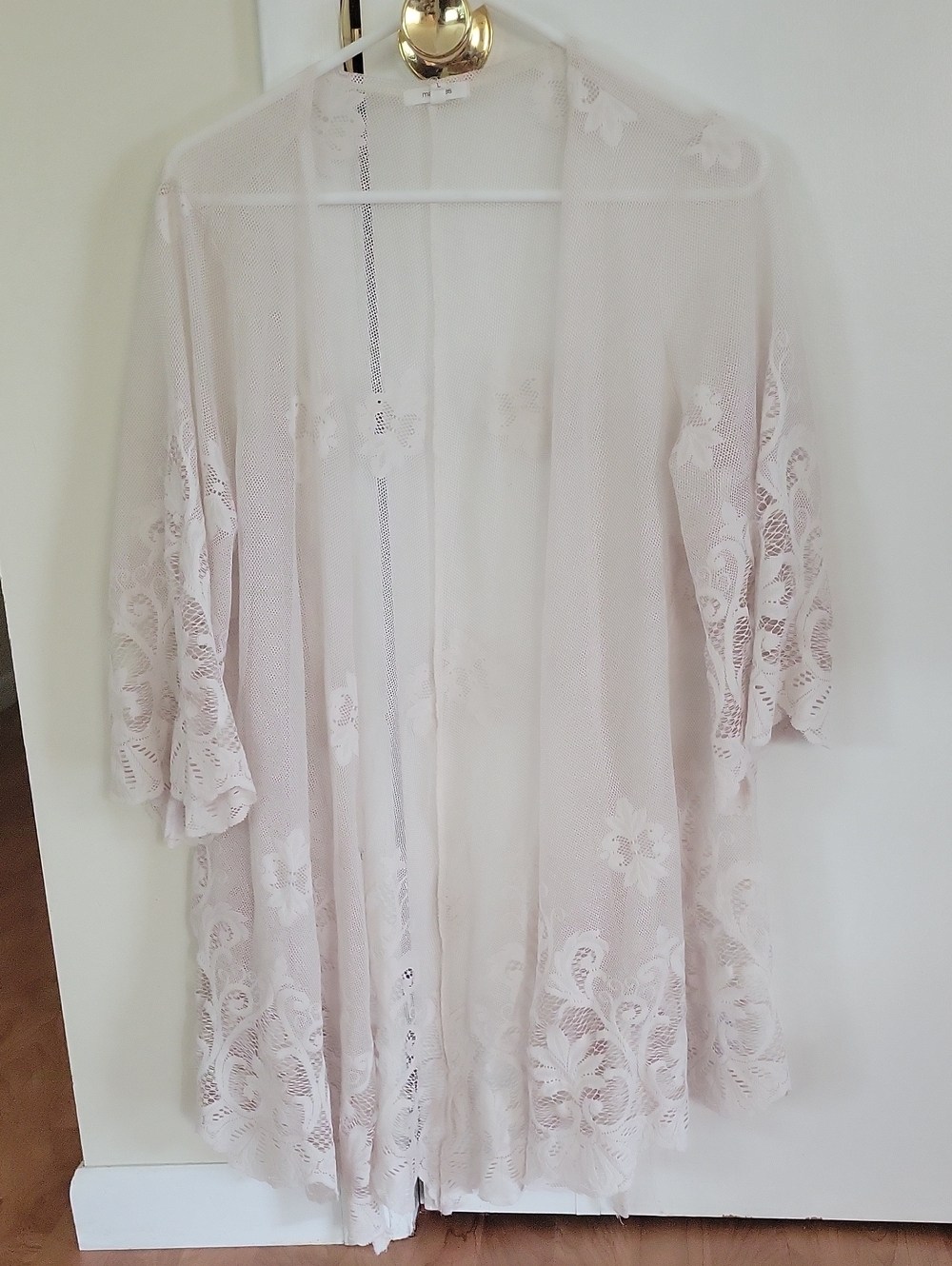 Maurices Sheer Lace Kimono  Cream Colored With Lace Design. 3/4 Sleeves Sz Large